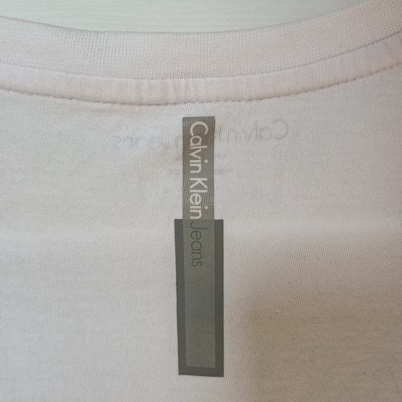 Calvin Klein Jeans Men's T-shirt - Picture 6 of 8